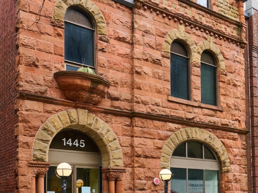 Centre de santé et de services<br>1445, rue Lambert-Closse